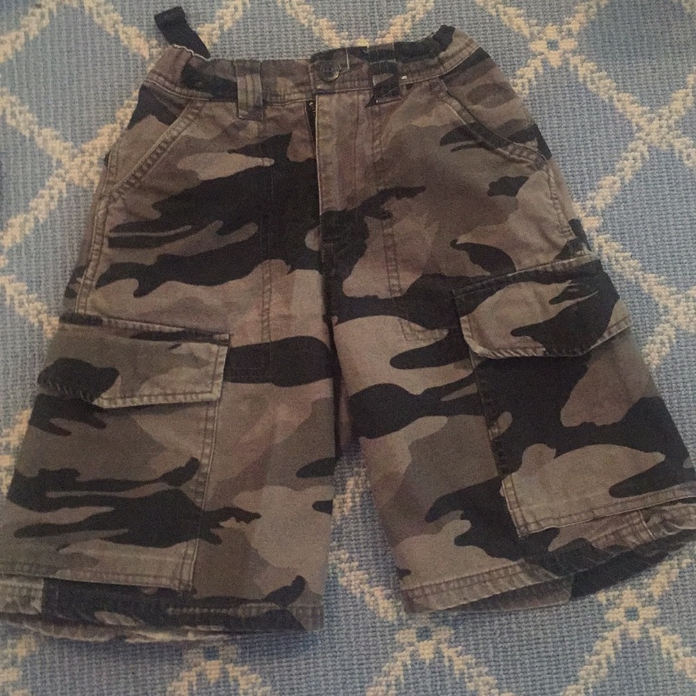 Old navy slim camouflage  cargo shorts